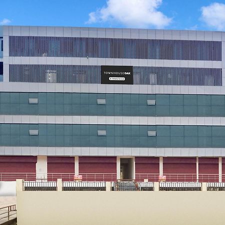Townhouse Oak Sarusajai Stadium Dispur Εξωτερικό φωτογραφία