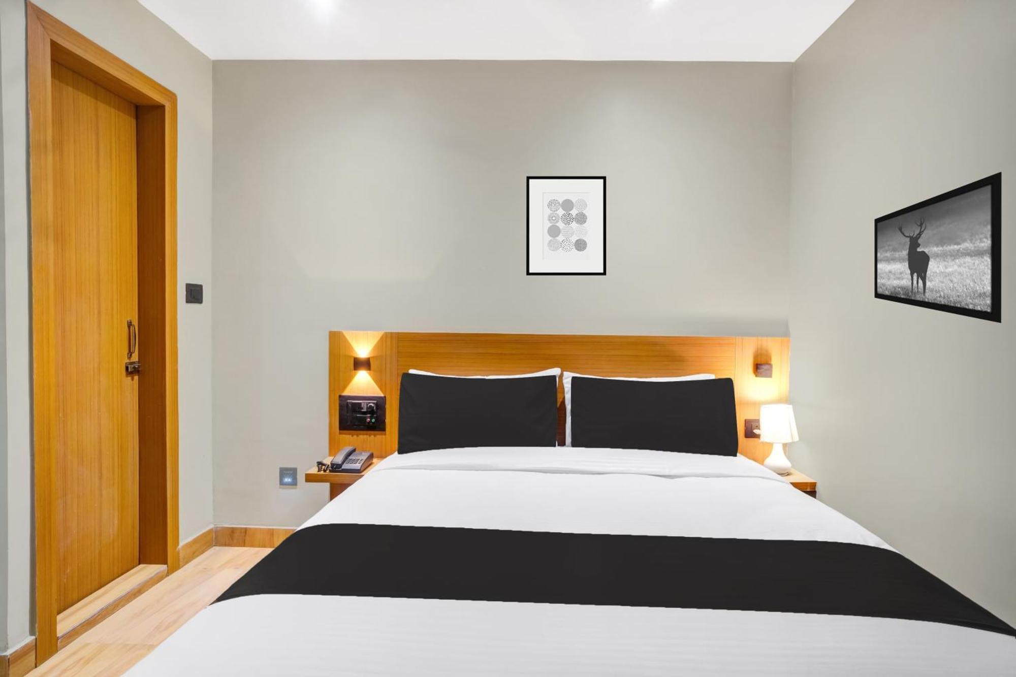 Townhouse Oak Sarusajai Stadium Dispur Εξωτερικό φωτογραφία