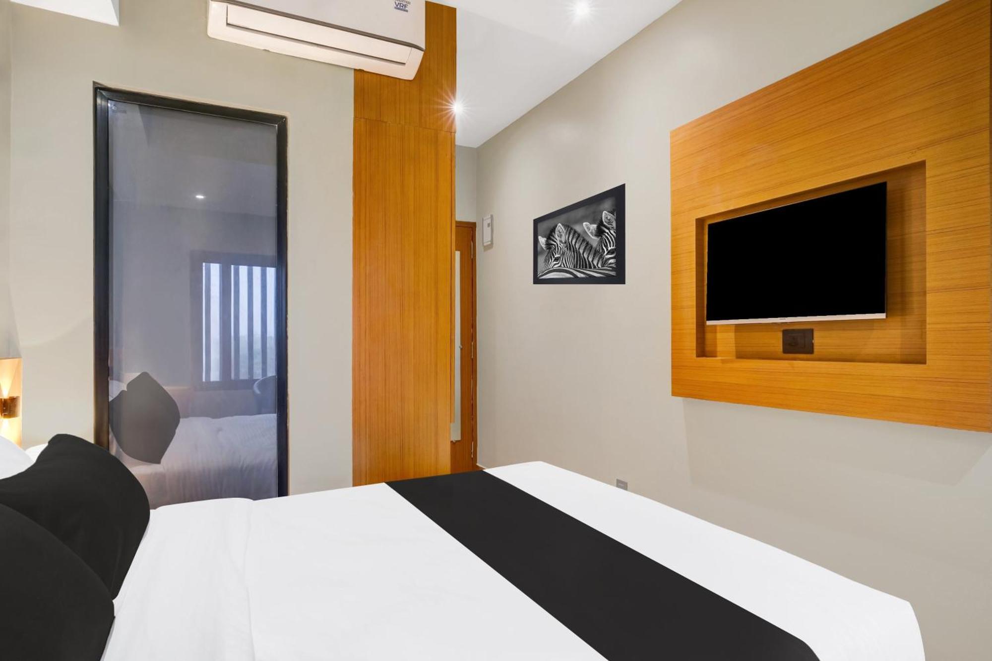 Townhouse Oak Sarusajai Stadium Dispur Εξωτερικό φωτογραφία