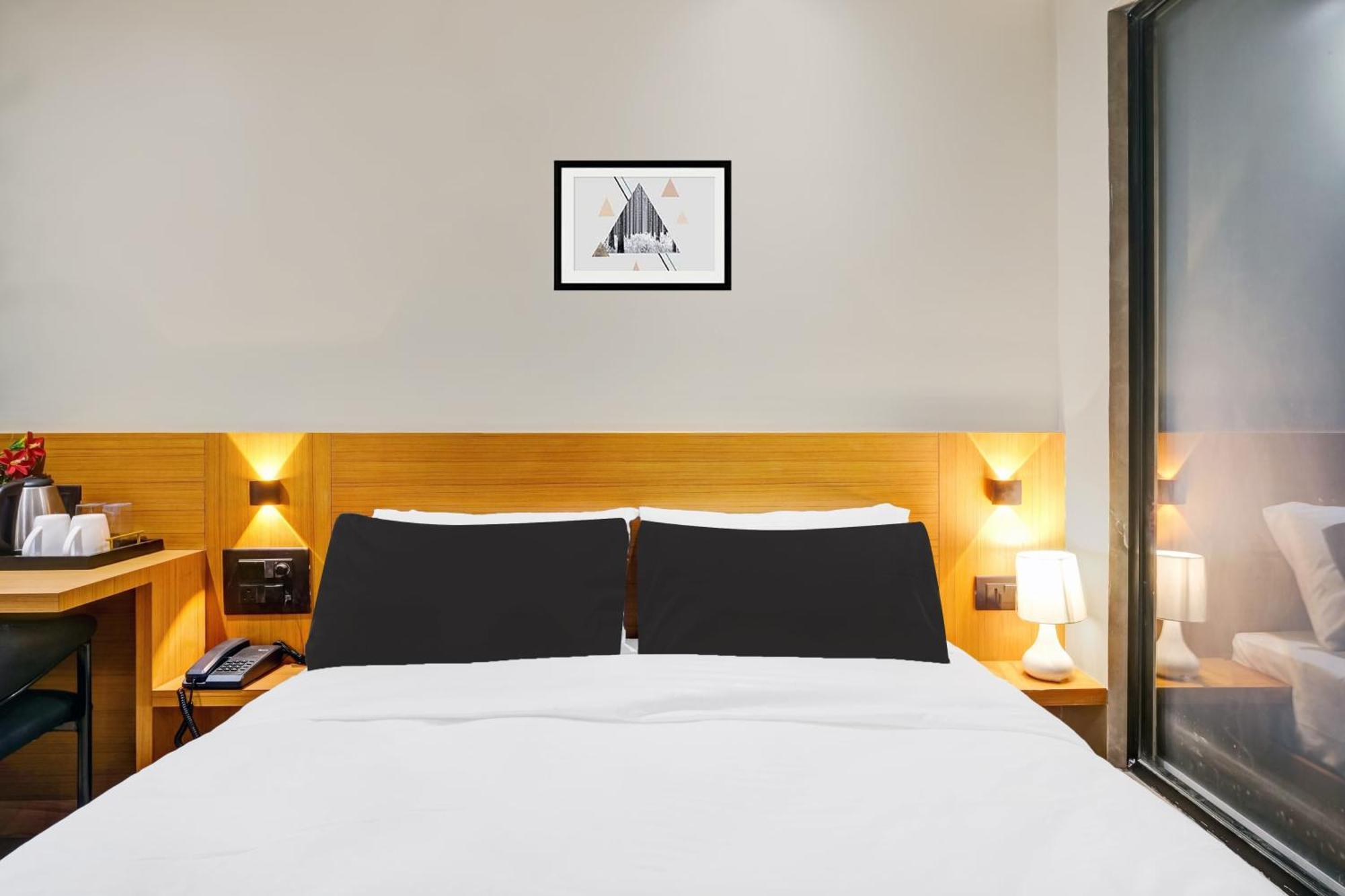 Townhouse Oak Sarusajai Stadium Dispur Εξωτερικό φωτογραφία